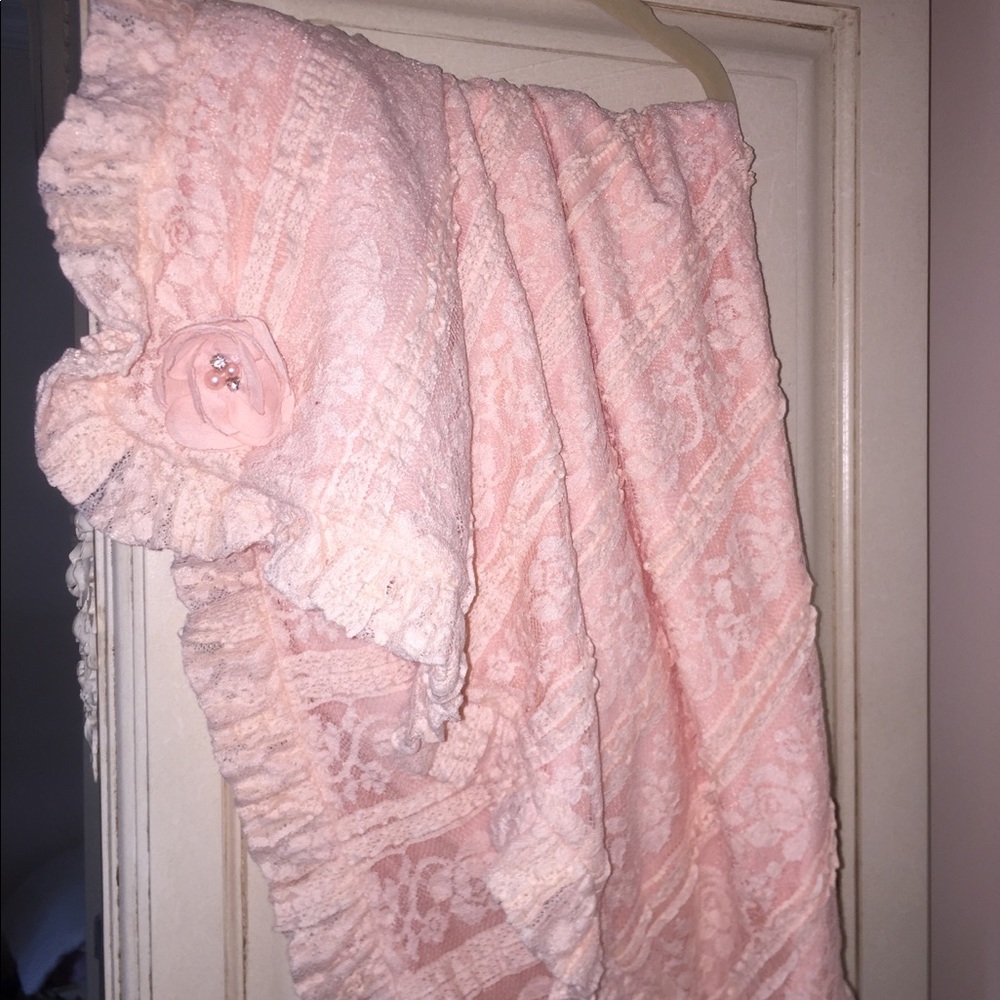 Gorgeous cach cach baby lace blanket nwot